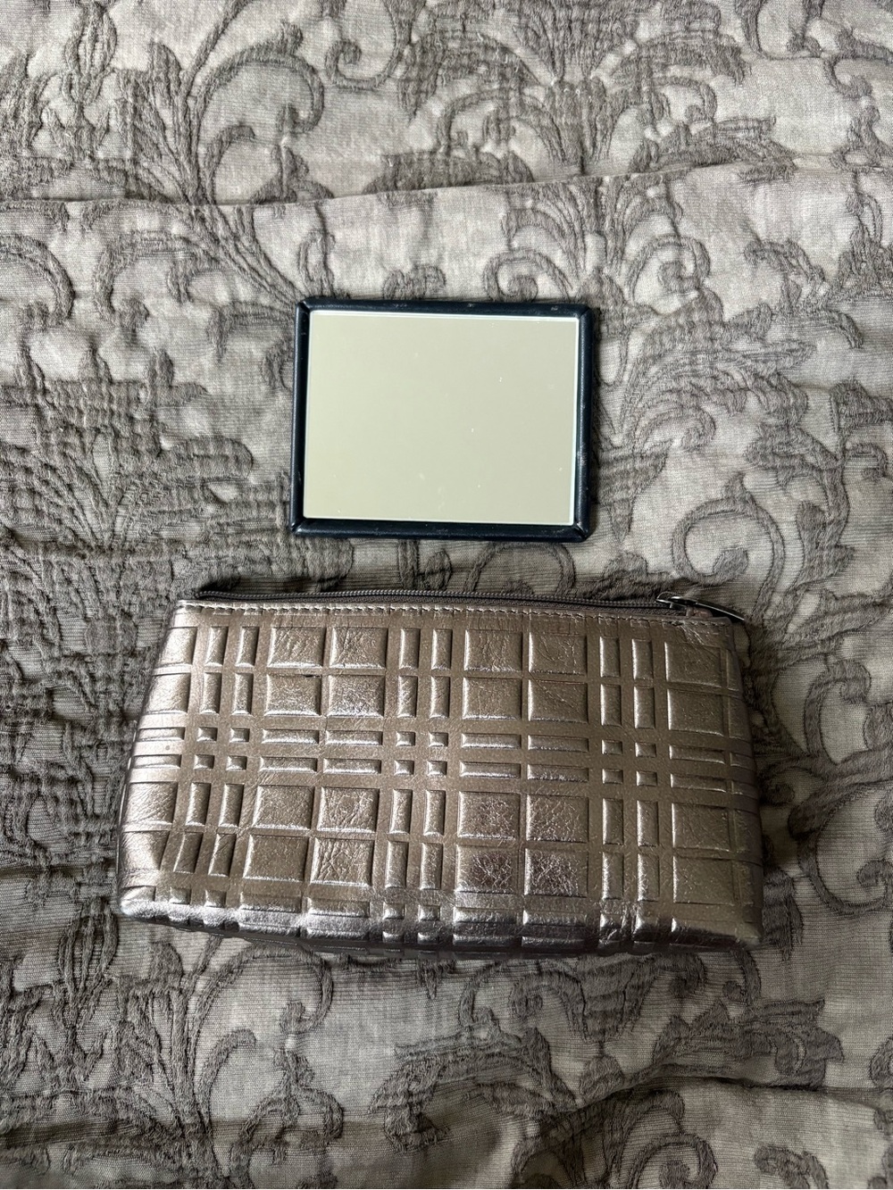 Burberry Metallic Gry/Sil Quilted LeatherZipPouch&BottegaVeneta LeatherCompactMi